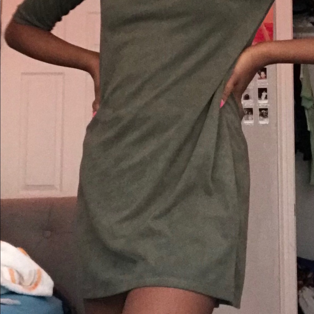 Dress - Picture 2 of 2